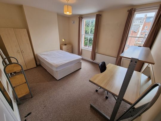 4 Bed Student Accommodation - Photo 1