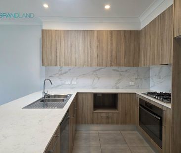 8 Nivelle Road, Edmondson Park NSW 2174 - House For Rent | Domain - Photo 2