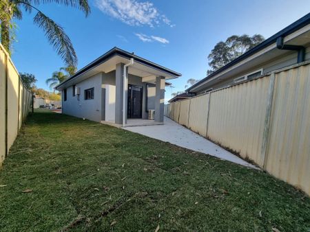 2 Bedroom Flat! Water Usage Included! - Photo 4