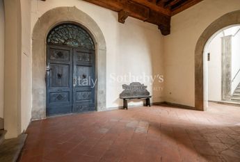 Elegante appartamento storico nel cuore di Lucca