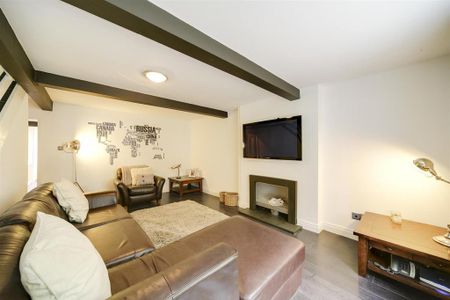 2 bedroom terraced house to rent - Photo 4