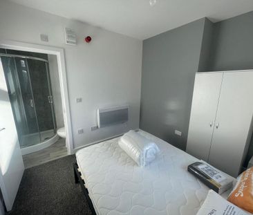 1 bedroom house of multiple occupation to rent - Photo 3