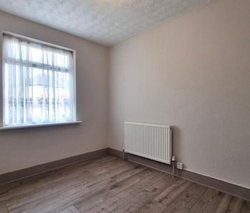 2 bedroom semi-detached house to rent - Photo 2