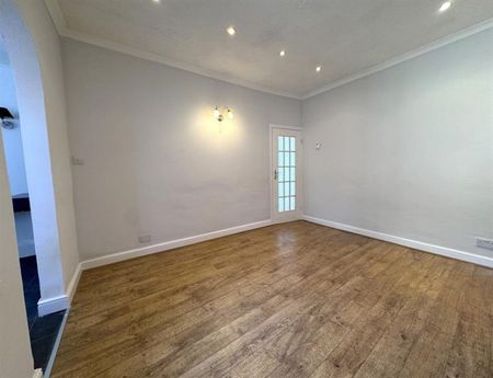 2 Bedroom Terraced Available Arranging tenancy - Photo 3