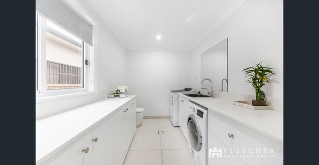 "Large Modern Entertainment Special" - Photo 1