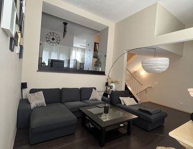 FURNISHED- HOUSE FOR RENT IN INGLEWOOD | Calgary - Photo 1