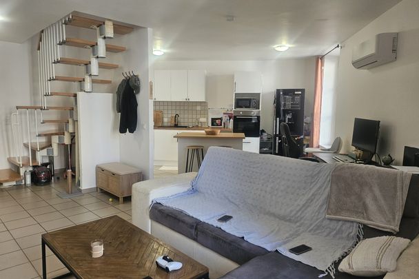 Camaret sur Aigues centre, T3 en duplex - Photo 1