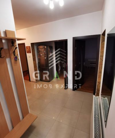 Casă modernă de închiriat, 3 dormitoare,curte privată ș - Fotografie 3