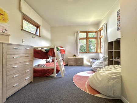 Stunning 4 Bedroom in Ebdentown - Photo 4