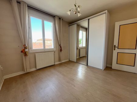 Location Appartement 3 pièces 78m² - Photo 3