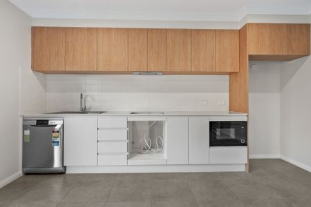 Century 21 &vert; the Paramount Group &ast;Granny Flat&ast; - Photo 4