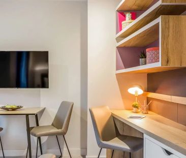 Elegance Apartment - Photo 6
