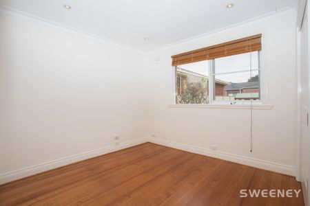 Stunning Family Living In Prime Location! - Photo 5