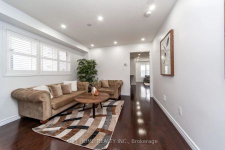 Detached Home For Lease | E9239530 - Photo 3