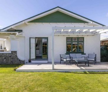 Spacious home close to town - Photo 4