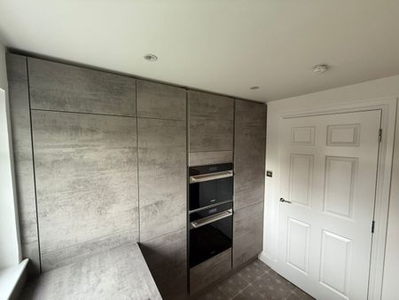2 Bed Flat, Torridon Drive, PA4 - Photo 2