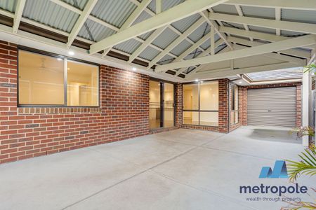 8 Rhone Grove, SKYE, VIC - Photo 2