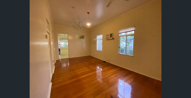 Wake up to the Waves and the Sunrise! Cottage for Rent! - Photo 1