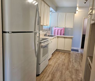 Detached Home For Lease | E7338004 - Photo 6