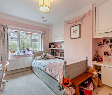 4 bedroom detached house to rent - Photo 3