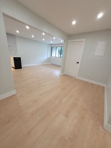 The Lawrence Quarters - Photo 2