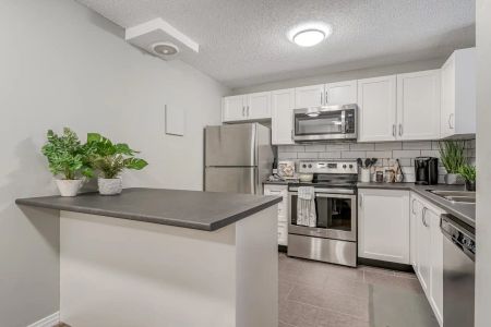 Calgary Grier Place — 1 Bedroom + Loft - Photo 2