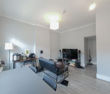 Two double Bedroom Flat – Station Road, Edgware, HA8 - Photo 1