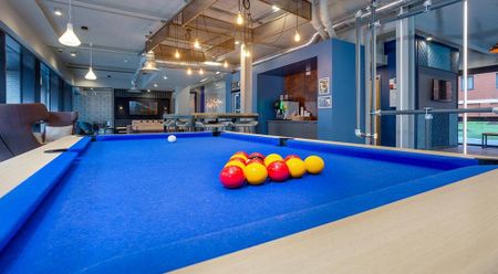 1 bedroom in a flat share to rent - Photo 5