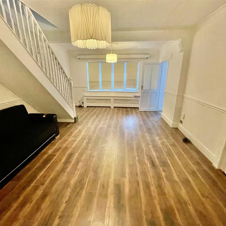 3 bedroom bungalow to rent - Photo 1