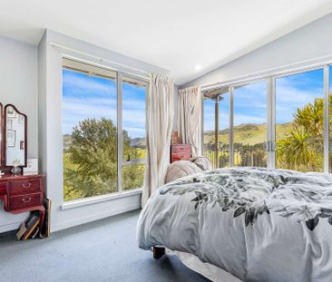 Escape to the Top - Your Hilltop Sanctuary Awaits! - Photo 3