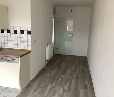 Wohnglück - Frisch sanierte - ansprechende 3-Zi.-Wohnung mit Balkon... - Photo 2