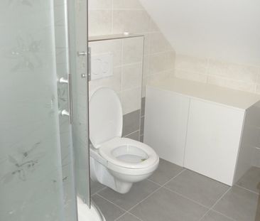 Pronájem světlého podkrovního bytu 1+kk, 39 m - Photo 5