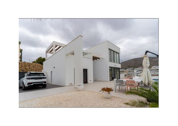 MODERN LUXURIOUS VILLA FOR RENT, FINESTRAT