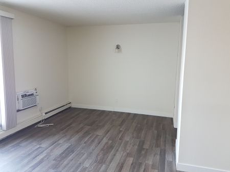 31 Centennial St, Regina - Photo 5