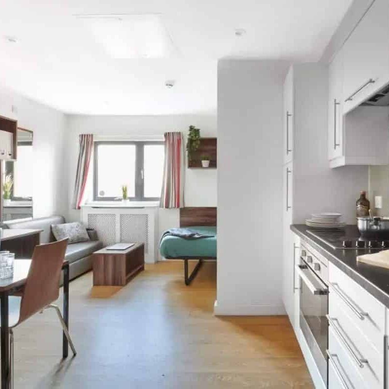 1 Bedroom Apartment - Photo 1