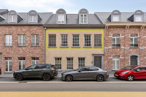 Ruim appartement met 2 slpks, parkeerplaats en dubbele garagebox in Mol-centrum ! - Photo 1