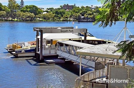 Sub-Penthouse With Spectacular Views - Photo 5