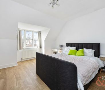 6 Bed Semi-Detached House, Sackville Road Up, BN3 - Photo 2