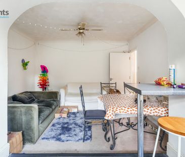 4 bedroom semi-detached house to rent - Photo 2