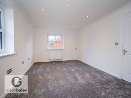 Windsor Park Gardens, Norwich, Norfolk - Photo 3