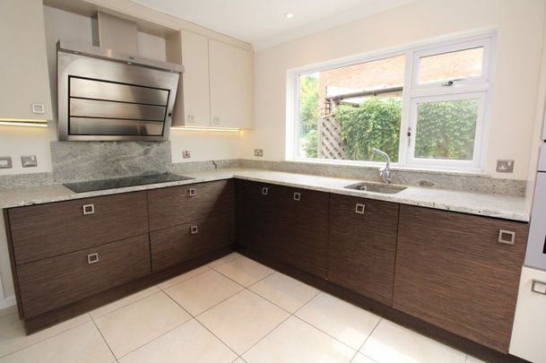 Cotes Avenue, Lower Parkstone, Poole - Photo 1