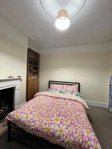 Room in a Shared Flat, Southfields, SW18 - Photo 2