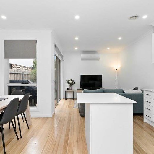 Contemporary Living with Indoor-Outdoor Balance - Photo 1