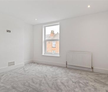 3 bedroom end of terrace house to rent - Photo 4