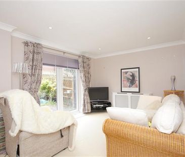 2 bedroom semi-detached house to rent - Photo 2