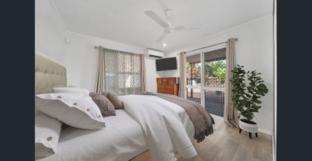 Centrally Located Tropical Oasis - Photo 4