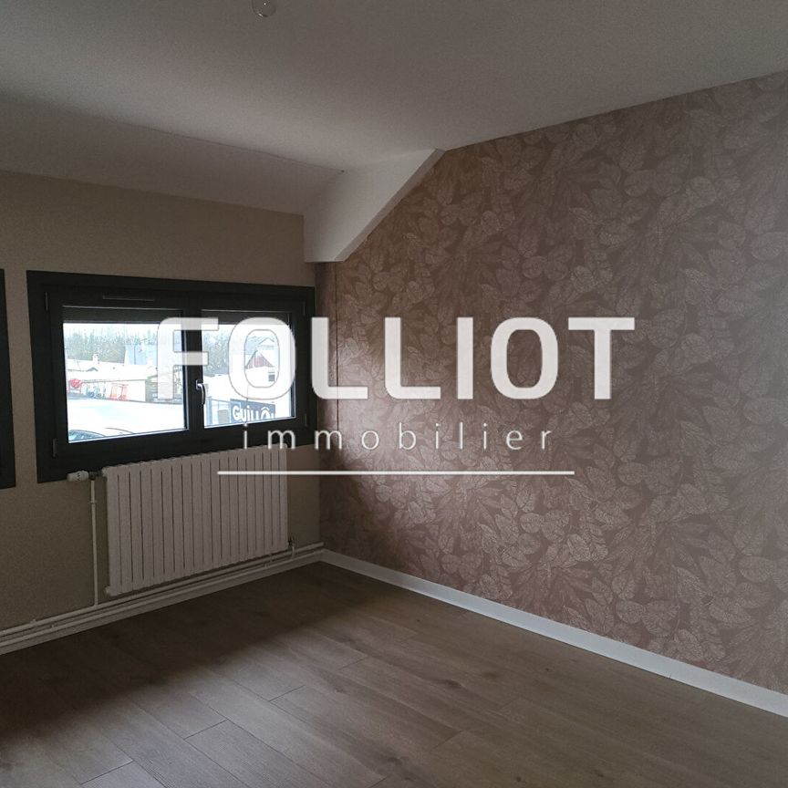 A LOUER - A 15 min de VIRE - PAVILLON F7 avec GARAGE et JARDIN - Photo 1