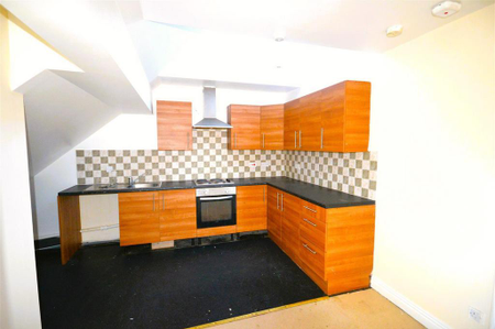 2 bedroom flat to rent - Photo 3