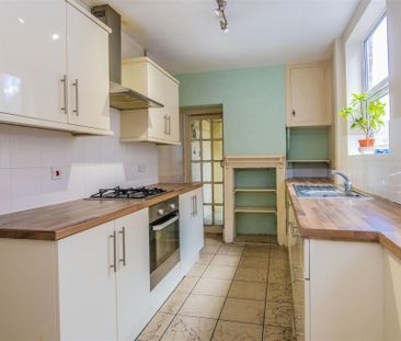 2 bed House - Terraced To Let - Photo 2