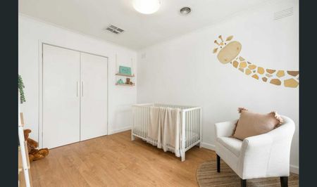 Perfect Family Oasis with Poolside Retreat - Photo 3